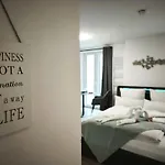 Apartment Danube - Self Checkin - Ideal Fuer Geschaeftsreisende Und Staedtetrips - Moderne In Ruhiger Lage