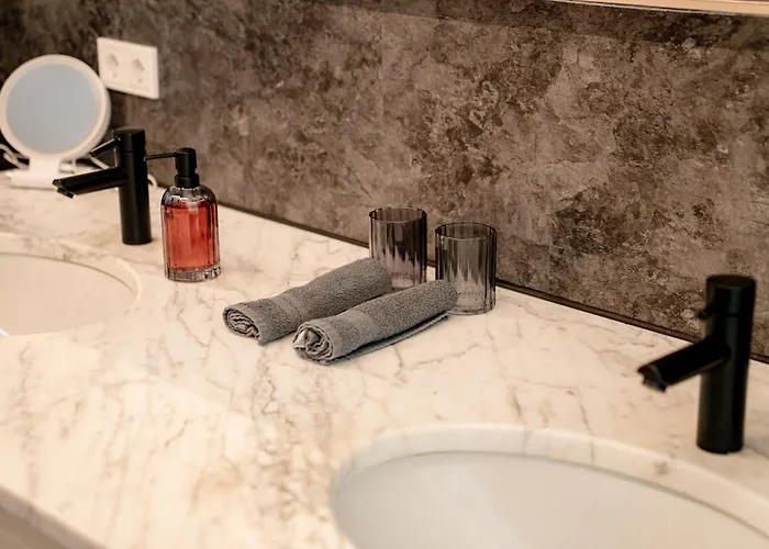 Danube Rooms - Self Checkin - Ideal Fuer Geschaeftsreisende Und Staedtetrips - Moderne Wohnungen In Ruhiger Lage Apartment